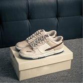 Men's sports shoes